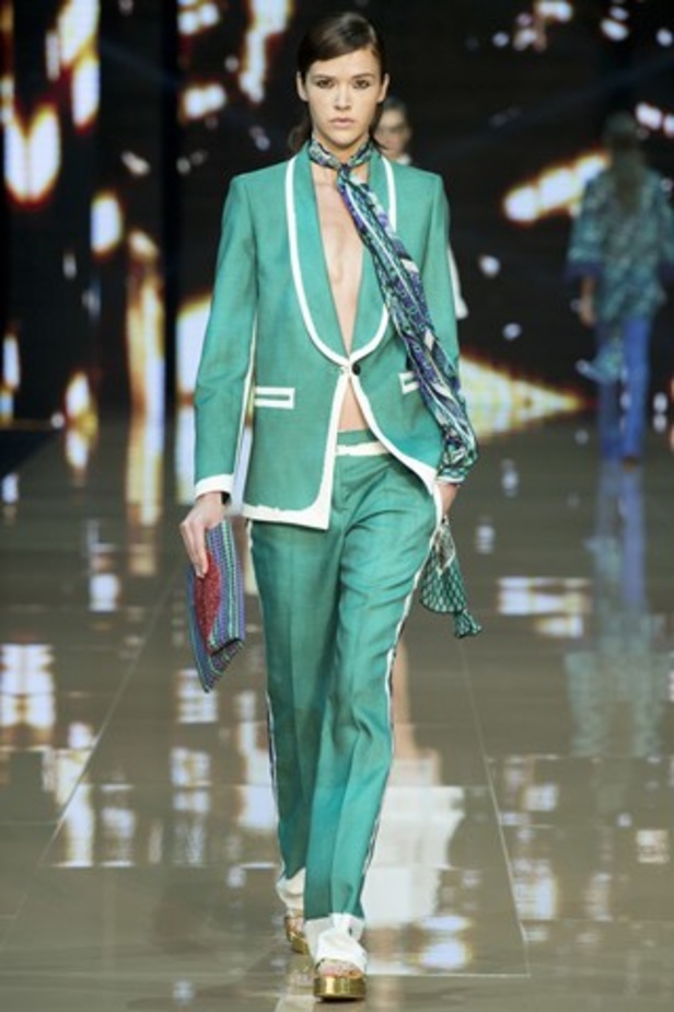 مزيد من الطبعات في عرض Just Cavalli لربيع وصيف 2015