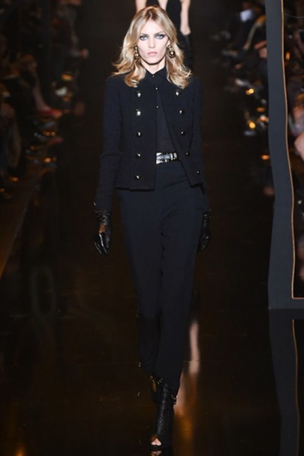 عرض Elie Saab لسيدة واثقة وحالمة!