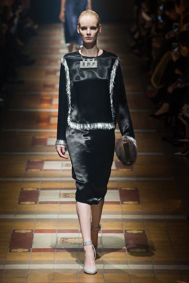 Lanvin... باريس الخمسينات بلمسة أفريقية راقية