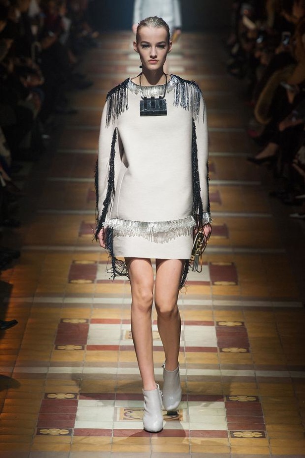 Lanvin... باريس الخمسينات بلمسة أفريقية راقية