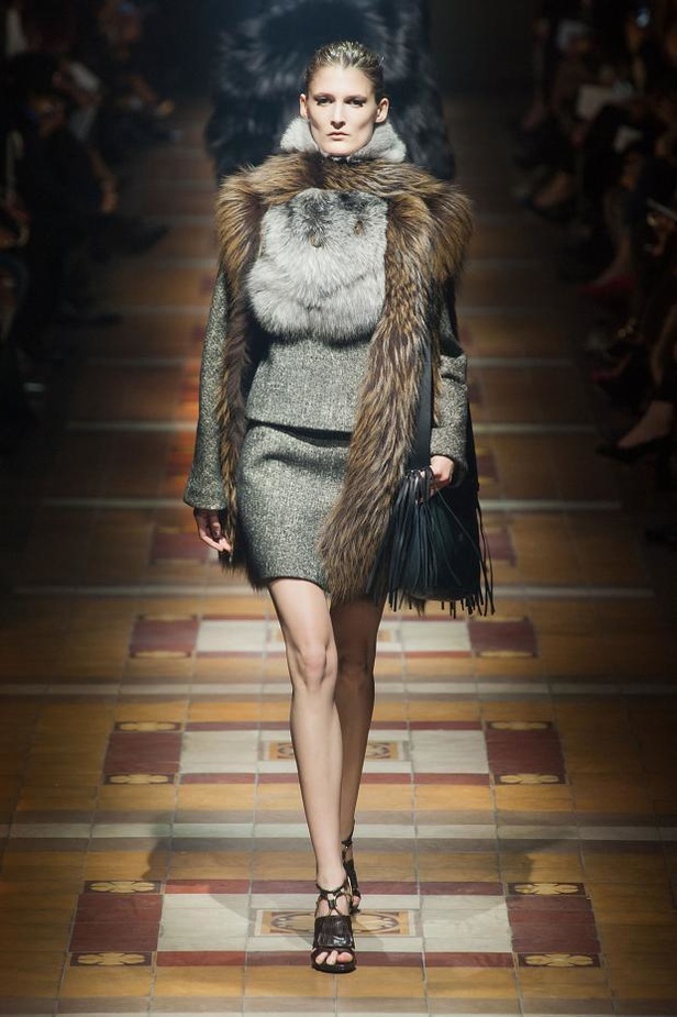 Lanvin... باريس الخمسينات بلمسة أفريقية راقية