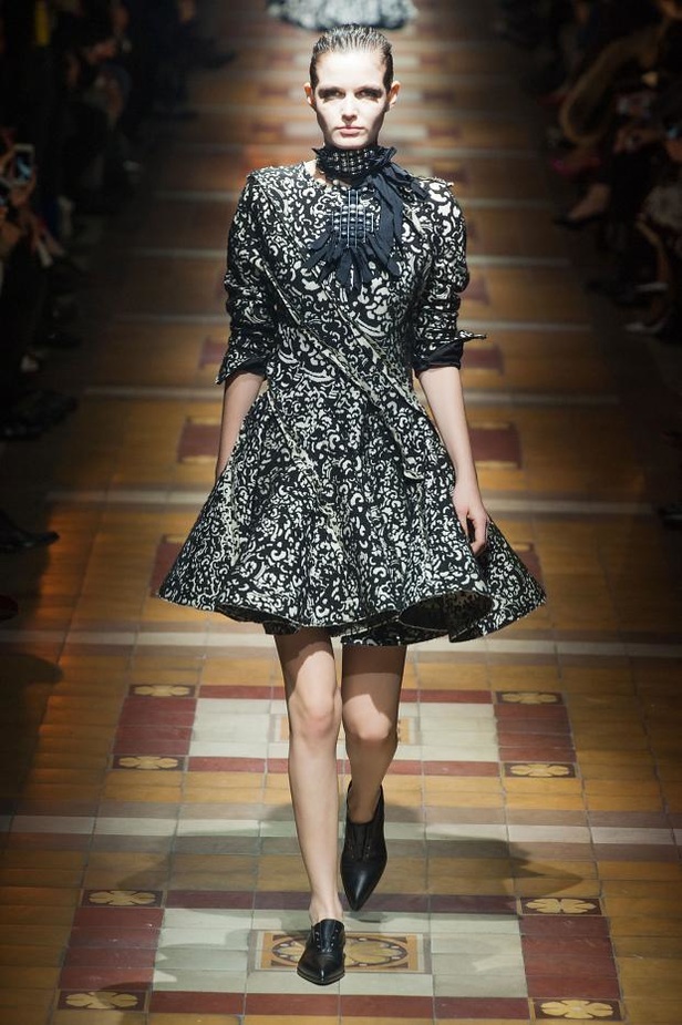 Lanvin... باريس الخمسينات بلمسة أفريقية راقية