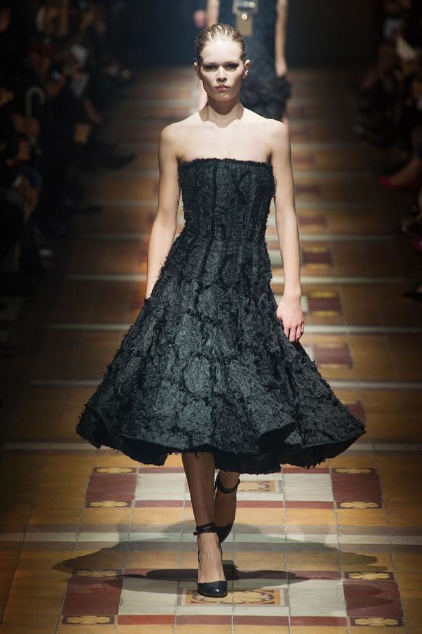 Lanvin... باريس الخمسينات بلمسة أفريقية راقية