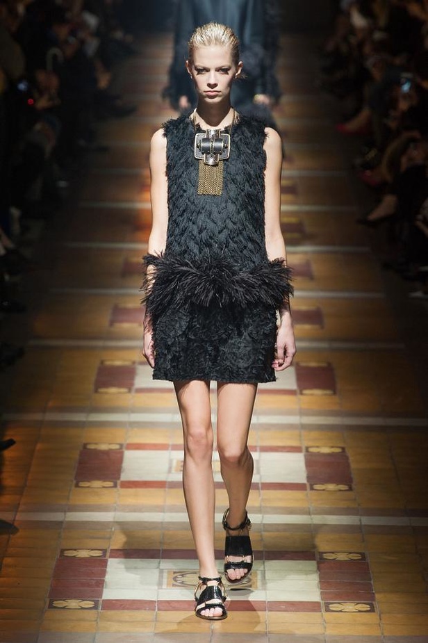 Lanvin... باريس الخمسينات بلمسة أفريقية راقية