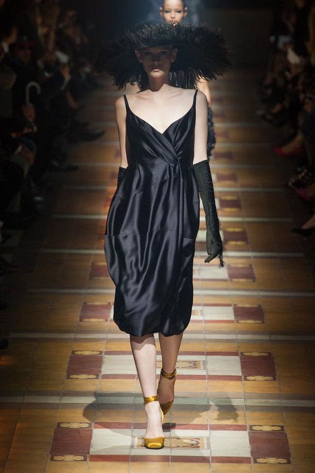 Lanvin... باريس الخمسينات بلمسة أفريقية راقية