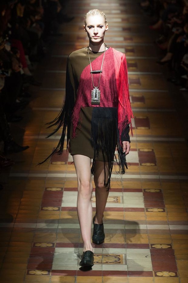 Lanvin... باريس الخمسينات بلمسة أفريقية راقية