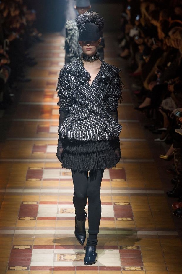 Lanvin... باريس الخمسينات بلمسة أفريقية راقية