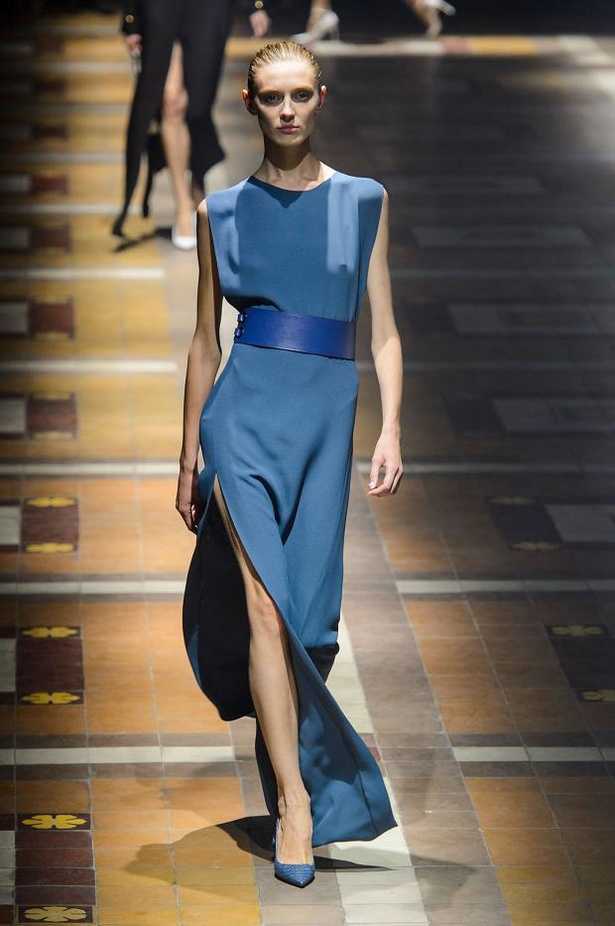 Lanvin .. أنوثة اللؤلؤ والدانتيل