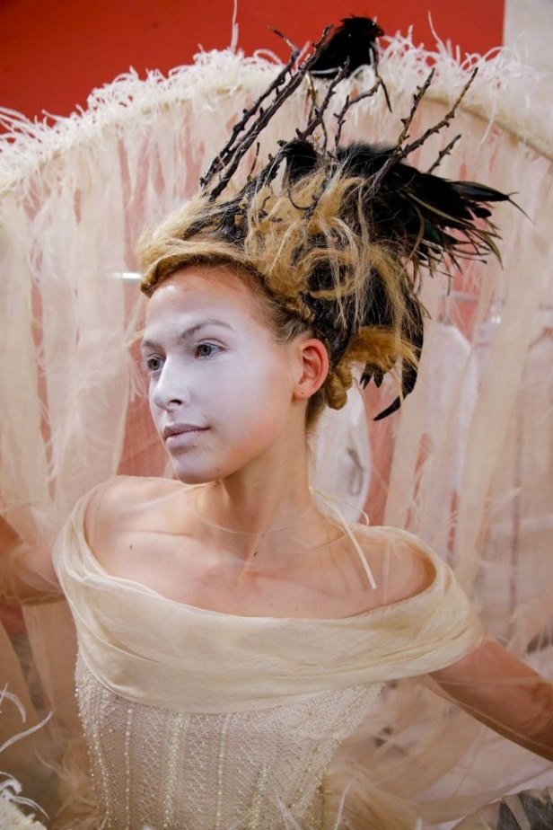 عرض مجموعة Guo Pei كوتور خريف شتاء  