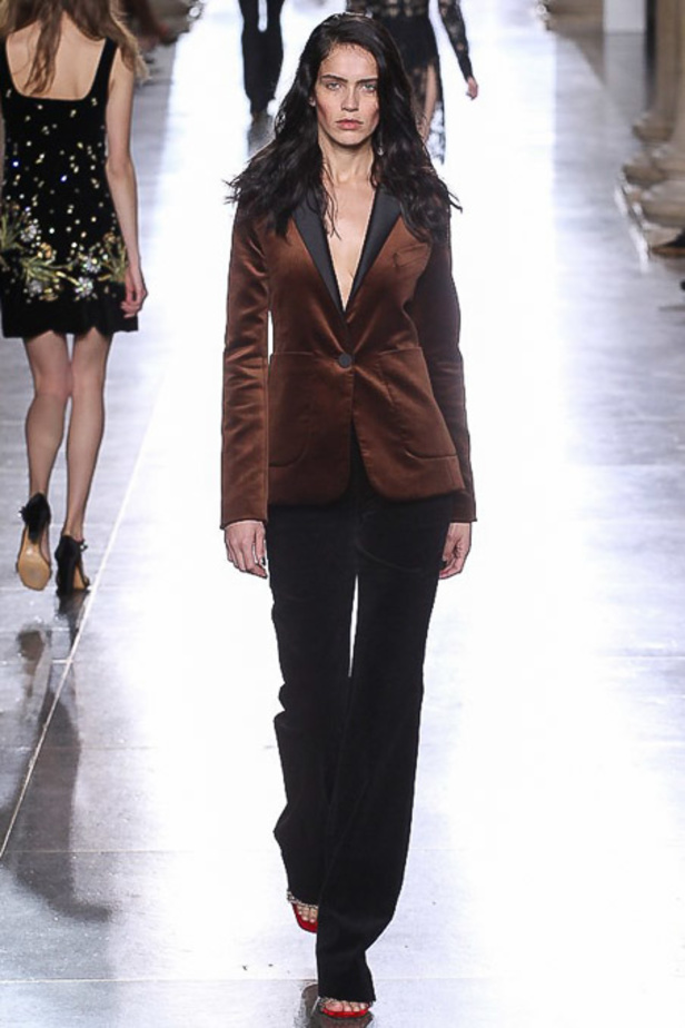 عرض Topshop Unique جرعة من الطاقة الإيجابية!