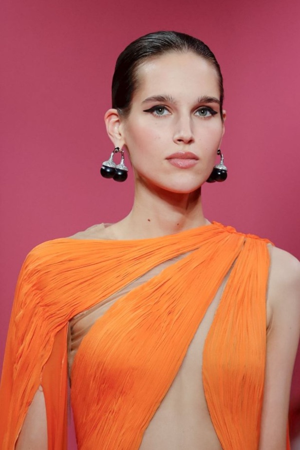 مجموعة جورج حبيقة للأزياء الراقية لخريف 2019: أناقة في التصاميم وعصرية بالتفاصيل