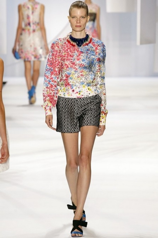 حدائق غناء من الفساتين في مجموعة Monique Lhullier