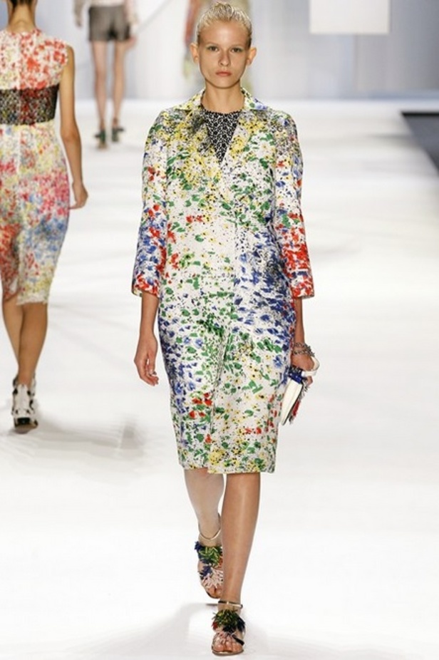 حدائق غناء من الفساتين في مجموعة Monique Lhullier