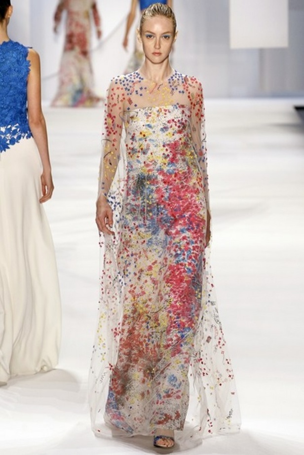 حدائق غناء من الفساتين في مجموعة Monique Lhullier