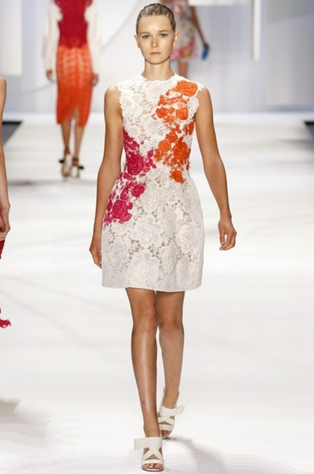 حدائق غناء من الفساتين في مجموعة Monique Lhullier