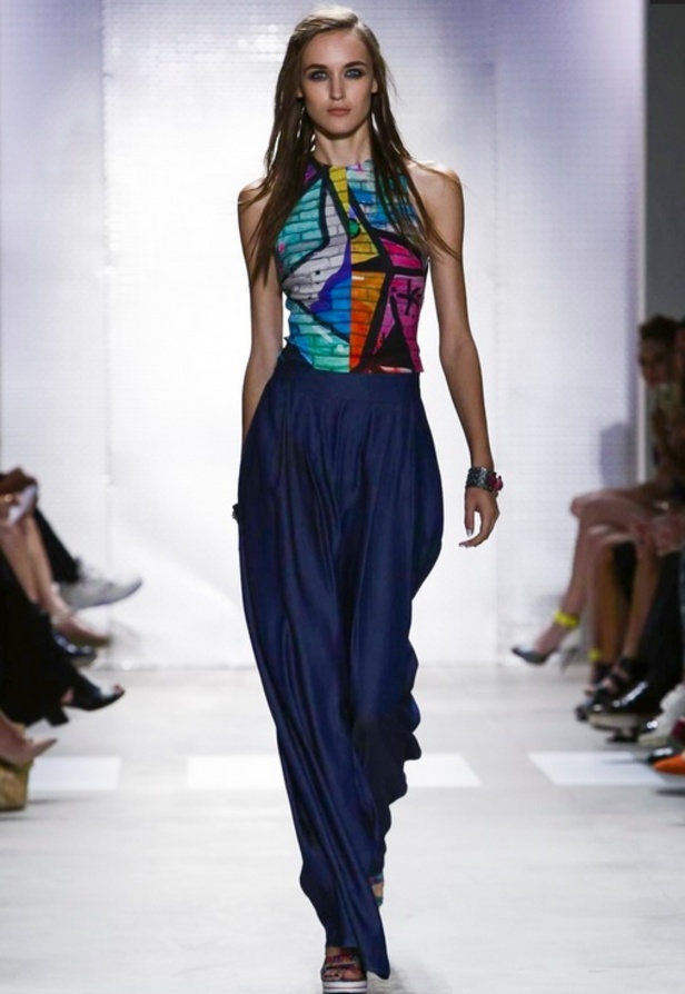 عالم من الألوان في مجموعةNicole Miller