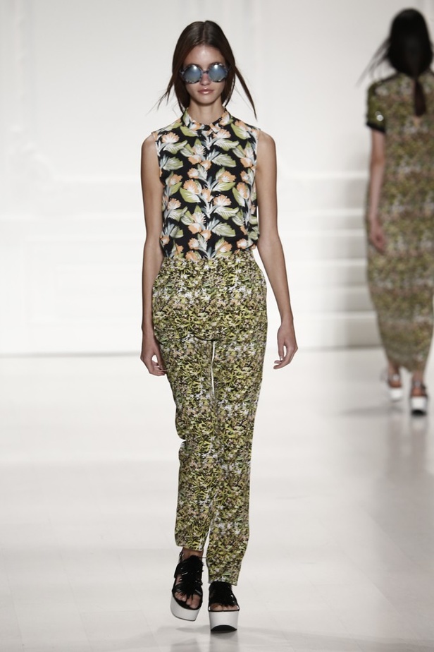 إطلالة شبابية من Noon By Noor