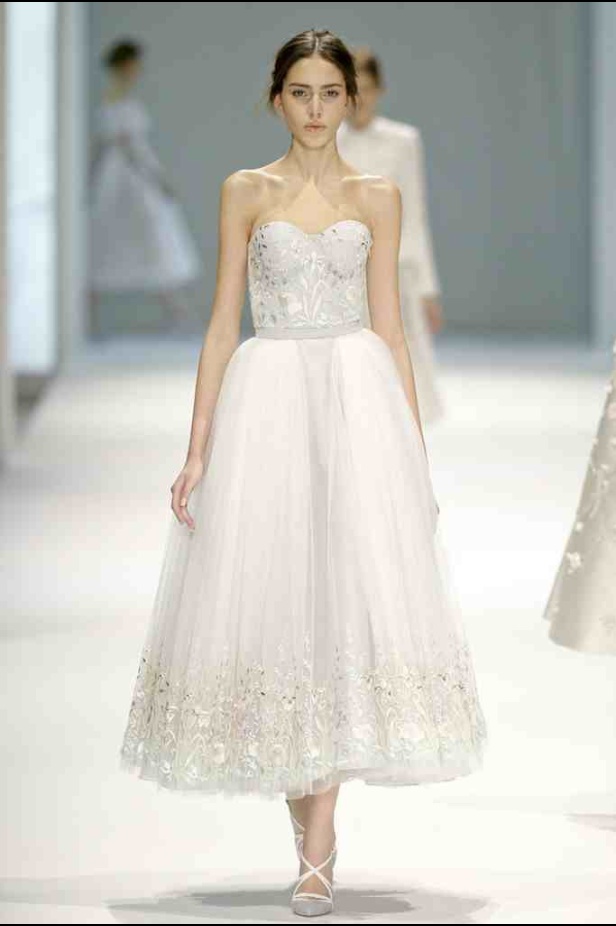 أناقة الخمسينيات تعود مع Ralph & Russo