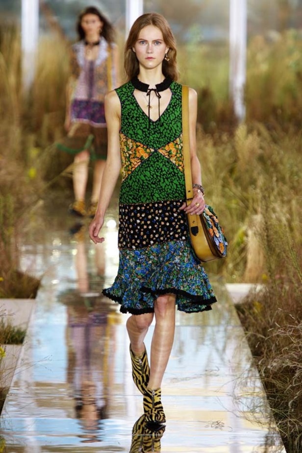 Coach تحتفل بصيف مفعم بالألوان..