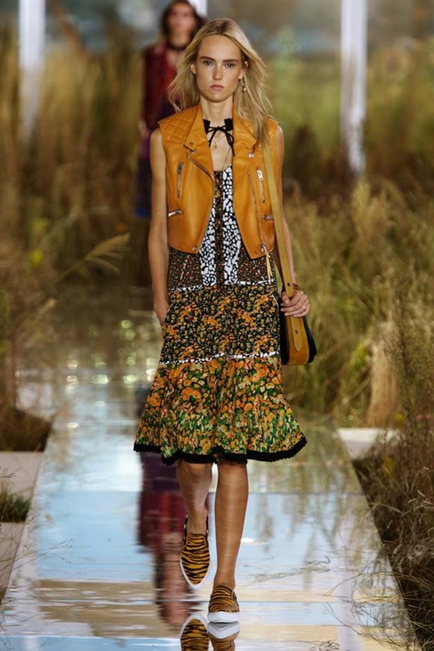 Coach تحتفل بصيف مفعم بالألوان..