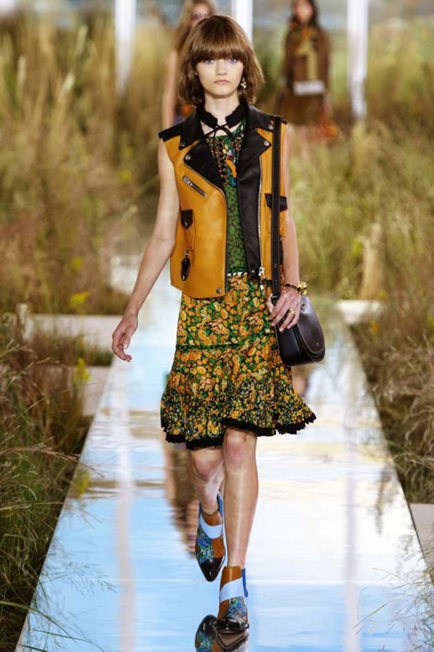 Coach تحتفل بصيف مفعم بالألوان..