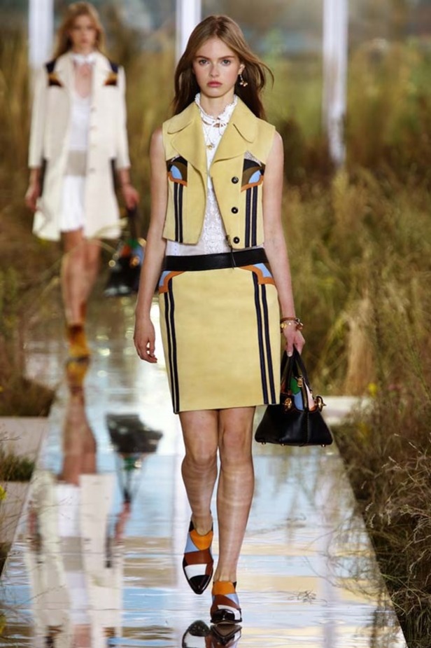 Coach تحتفل بصيف مفعم بالألوان..