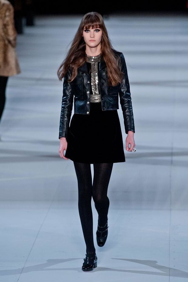 Saint Laurent... شباب ينبض بالحيوية والكلاسيكية معاً