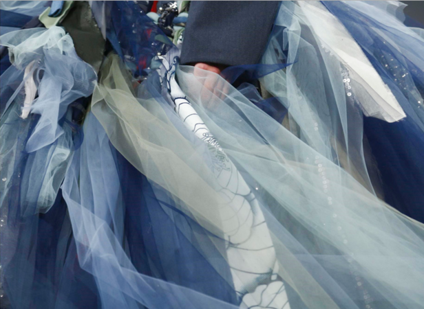 مجموعة Viktor & Rolf للأزياء الراقية لخريف ٢٠١٦