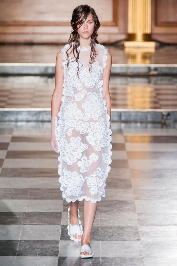 Simone Rocha .. فخامة تليق بالجميلات