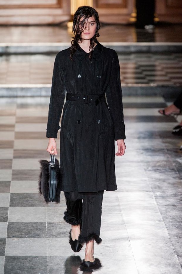 Simone Rocha .. فخامة تليق بالجميلات