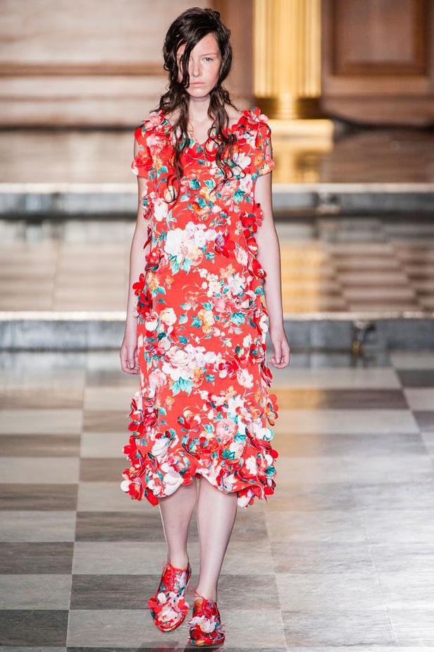 Simone Rocha .. فخامة تليق بالجميلات