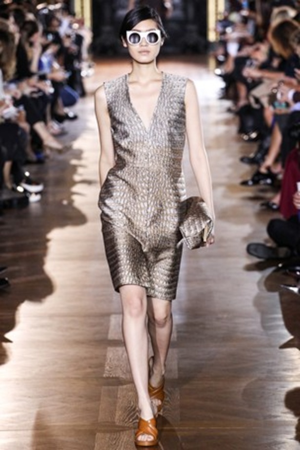 Stella McCartney تعيد للدانتيل رونقه