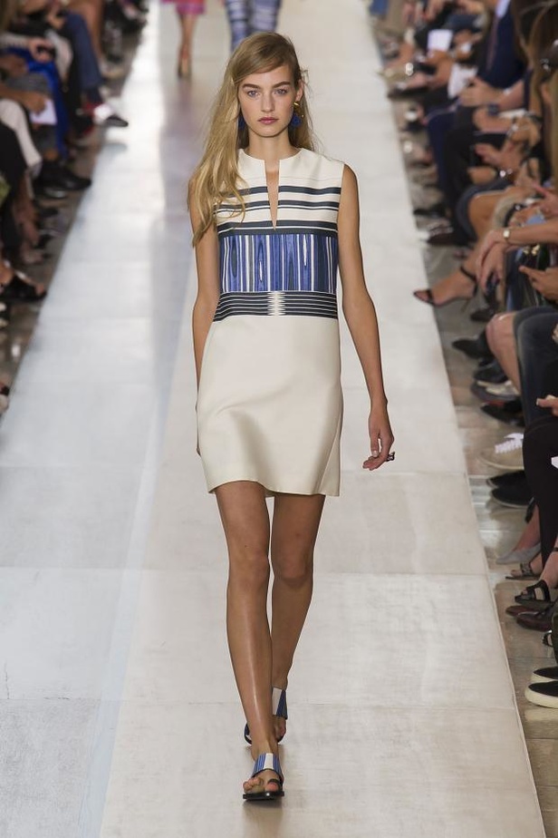 Tory Burch .. الصحراء بمفهوم عصري