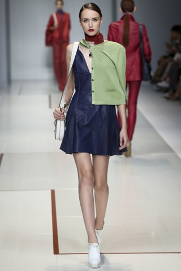 تصاميم راقية من Trussardi لربيع وصيف 2014 