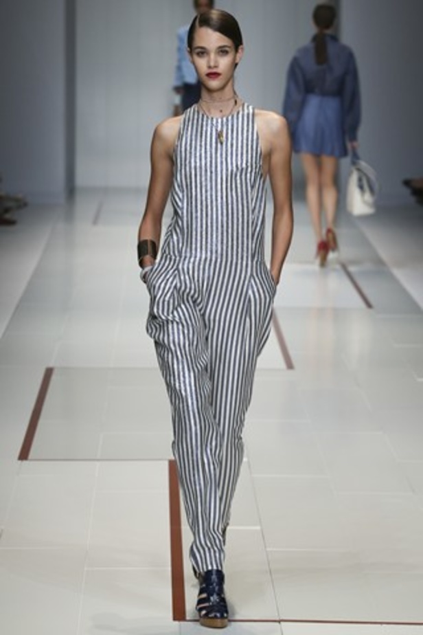 تصاميم راقية من Trussardi لربيع وصيف 2014 