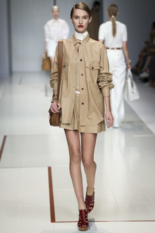 تصاميم راقية من Trussardi لربيع وصيف 2014 