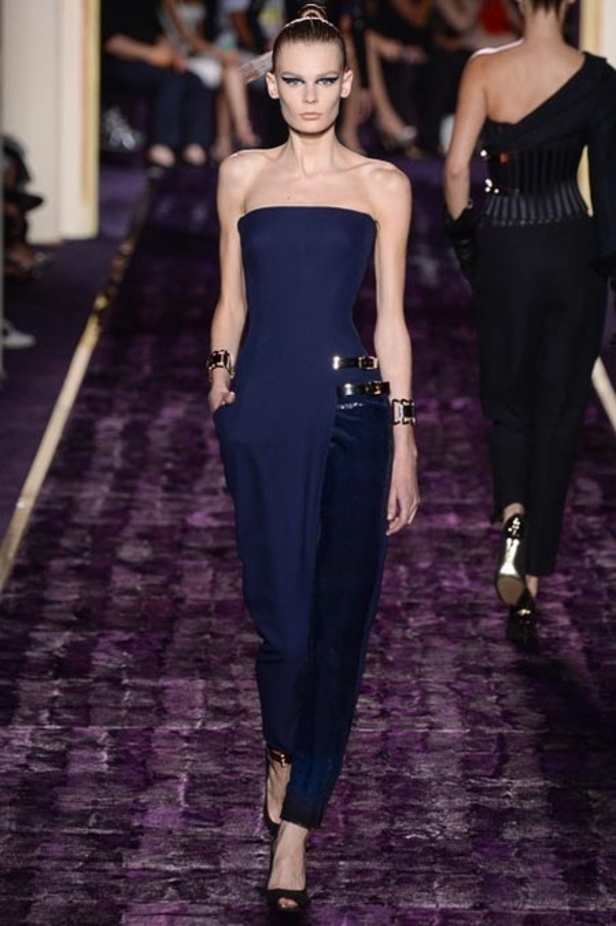 روح الخمسينيات في مجموعة الأزياء الفاخرة لخريف 2014 من Versace