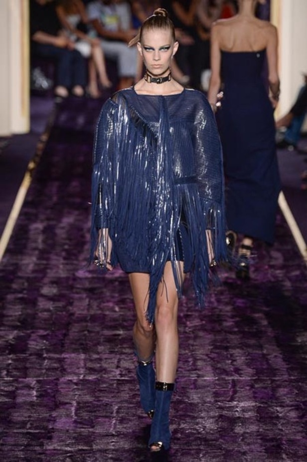 روح الخمسينيات في مجموعة الأزياء الفاخرة لخريف 2014 من Versace