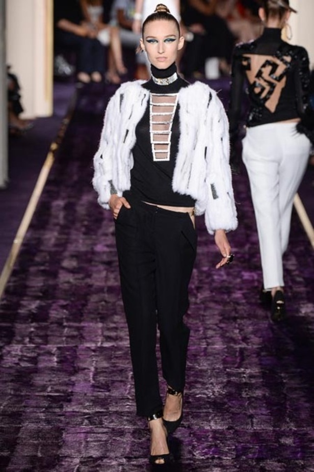 روح الخمسينيات في مجموعة الأزياء الفاخرة لخريف 2014 من Versace