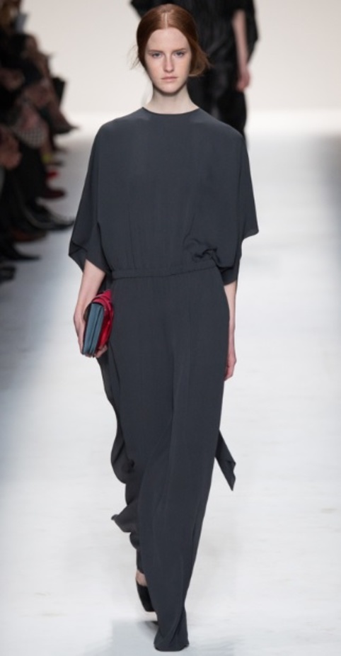 Valentino... أليس في بلاد الفخامة 