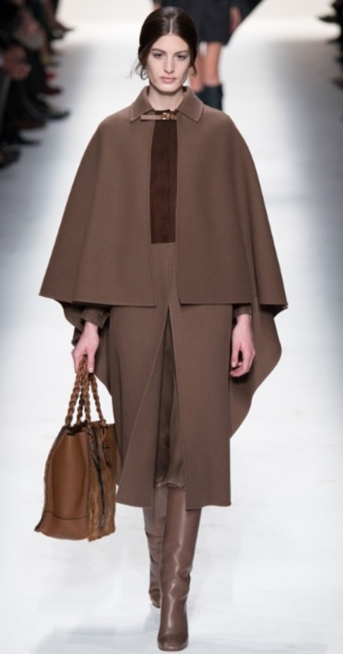 Valentino... أليس في بلاد الفخامة 