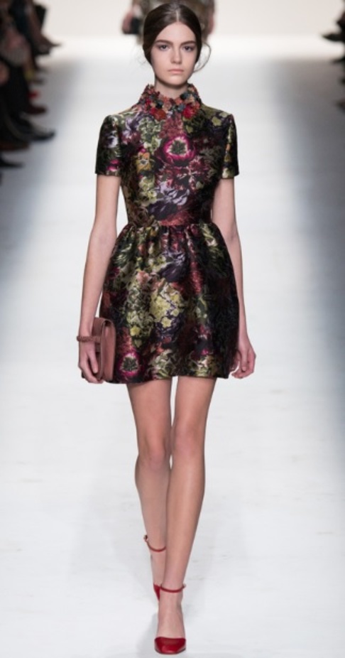 Valentino... أليس في بلاد الفخامة 