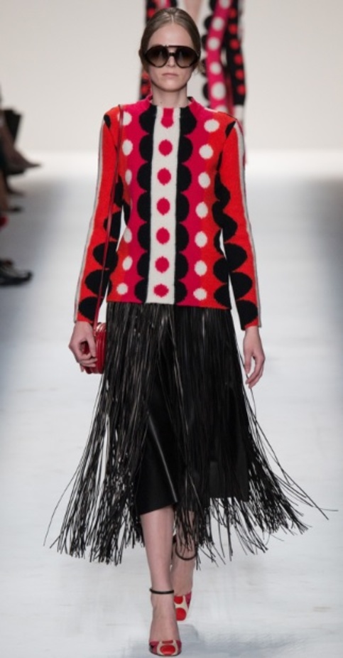 Valentino... أليس في بلاد الفخامة 