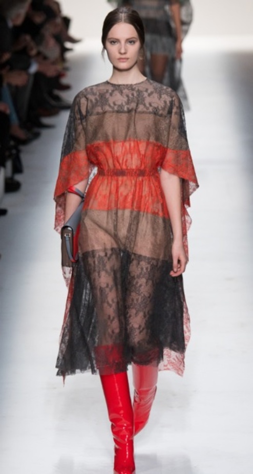 Valentino... أليس في بلاد الفخامة 