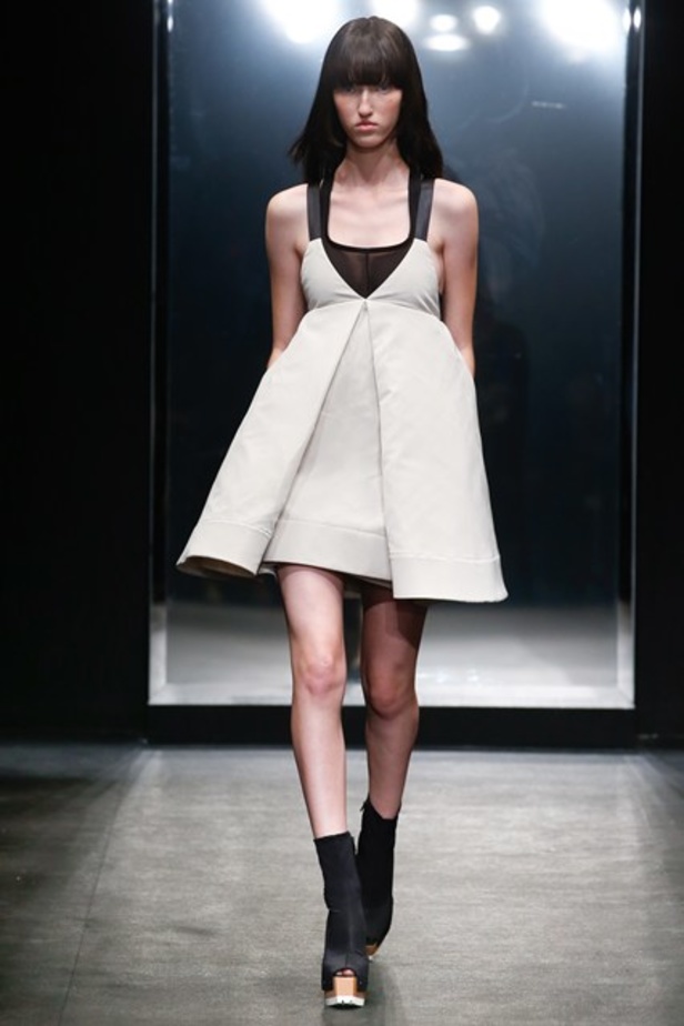 Vera Wang سيّدة صارمة إنما بأحلام مشاغبة! 