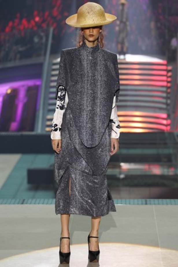 مجموعة Vivienne Westwood لإمرأة مقاتلة جريئة 