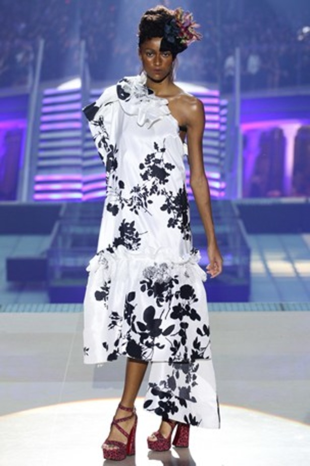 مجموعة Vivienne Westwood لإمرأة مقاتلة جريئة 