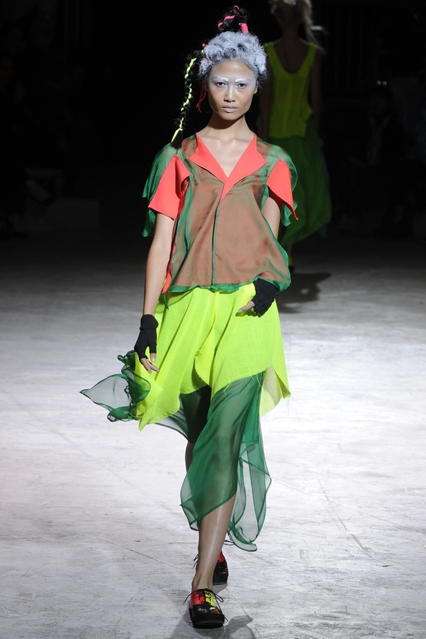 مجموعة Yohji Yamamoto ثبات الاسود ودوامة الألوان 