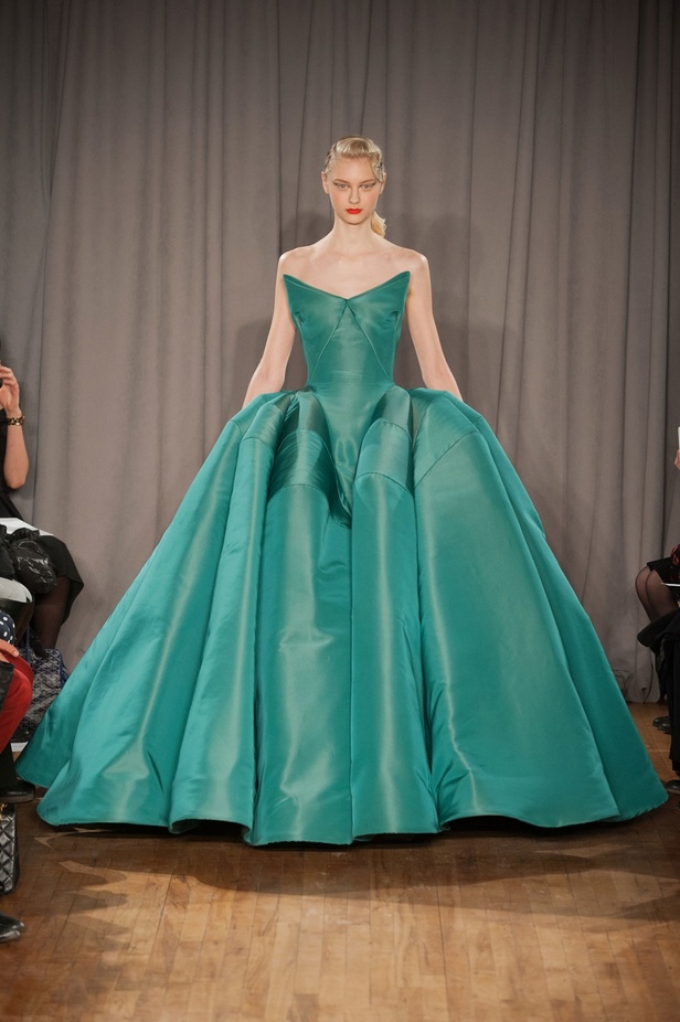 Zac Posen... خريف بأناقة اليزابيث تايلور ورقة أودري هيبورن