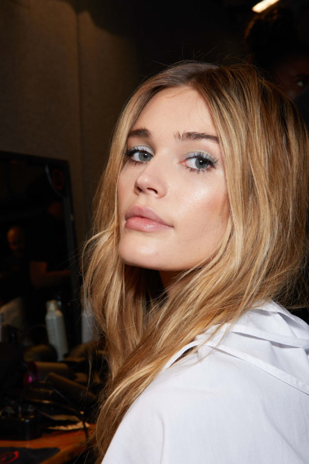  المرأة من قوة وإصرار مع مجموعة Elisabetta Franchi 